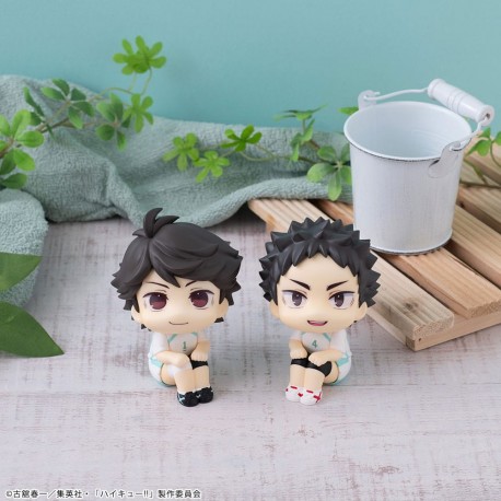 haikyu-look-up-toru-oikawa-hajime-iwaizumi-uniform-ver